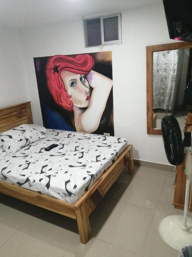 Room 3, The Best Corner, San Rafael