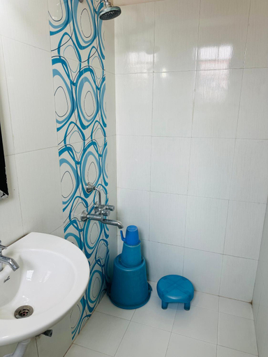 Bathroom 5, Hotel Archana, Ahmadnagar