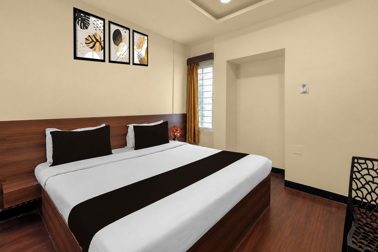 Room 2, Hotel O Lakdi Ka Pul, Hyderabad