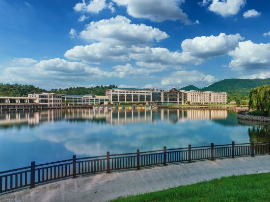 Hotel Exterior 5, Nanjing Ziqing Lake Hot Spring Resort Hotel (Wildlife World), Nanjing