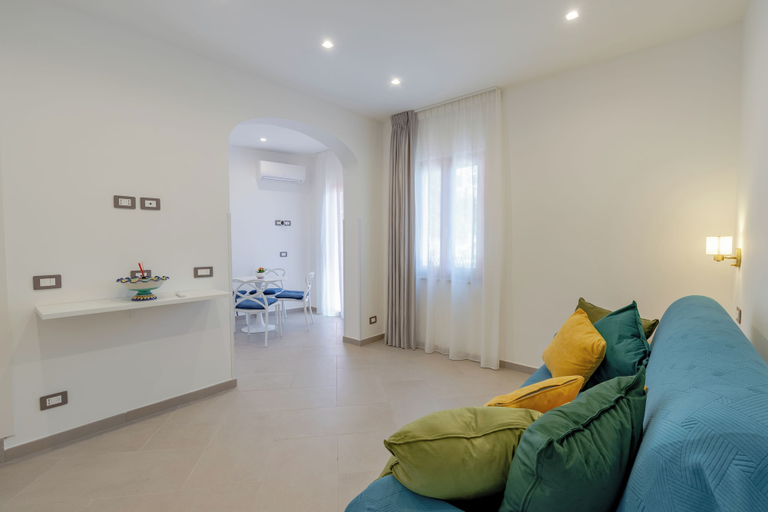 Living area 5, Residence Palazzo Verderame, Salerno