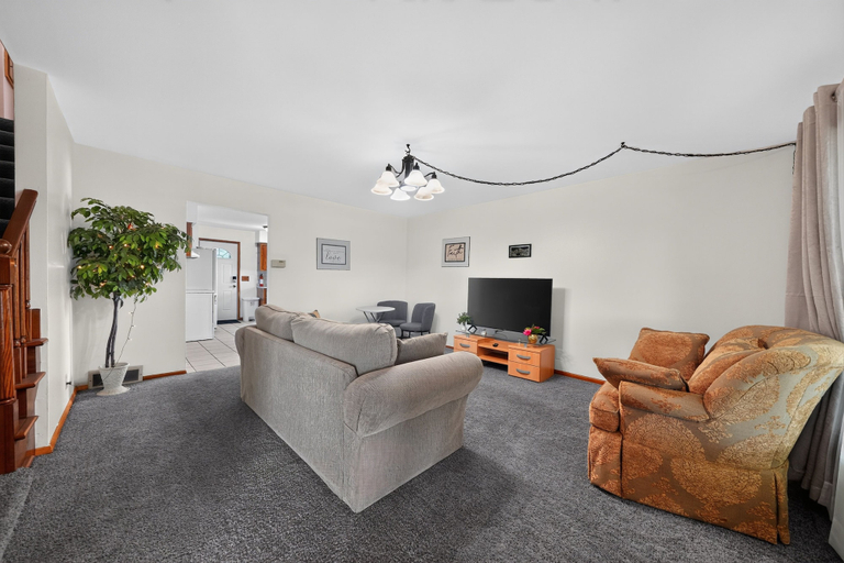 Living area 2, A Quiet Escape Minutes From Downtown Milwaukee 3 Bedroom Duplex, Milwaukee