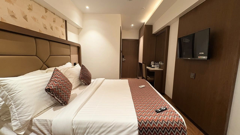 Room 2, Hotel Dakshin Grand, Thane