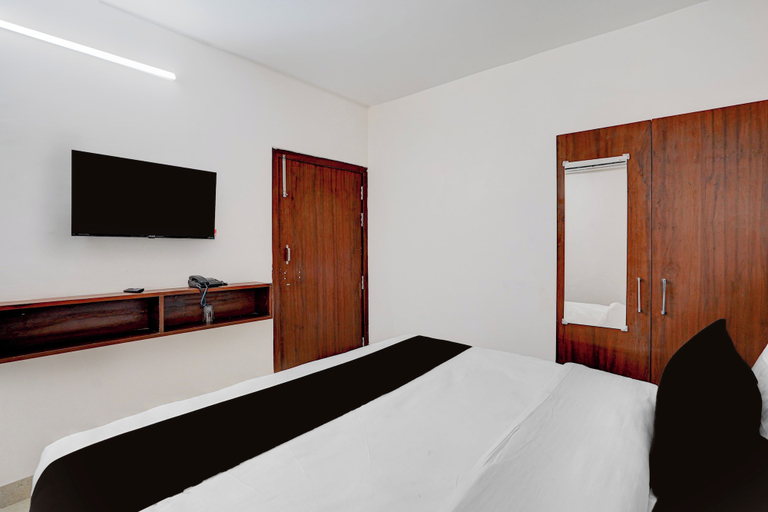 Room 2, Hotel O Ayodhya Junction Road, Faizabad