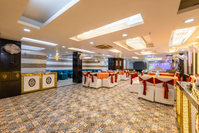 Food & Drinks 4, The Royal Galaxy, Delhi