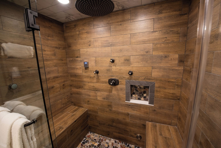 Bathroom 2, Gazebo Inn, York