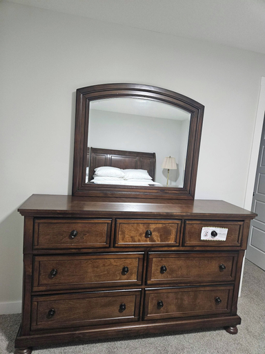 Room 2, Guest Suite in South West Calgary, Division No. 6