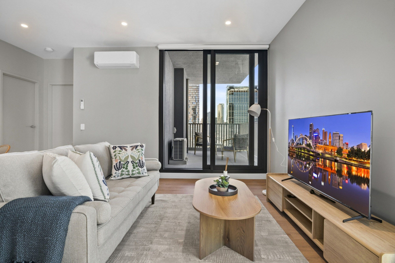 Primary image, Balcony 2-bed Apartment Near Albert Park, Melbourne