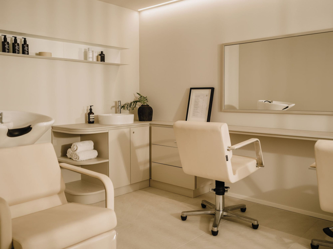 Hair salon, THE FLAG Lugano Self Check-in, Lugano