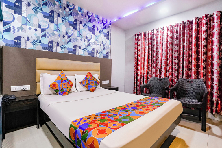 Room 2, FabHotel Jayesh Inn, Thane