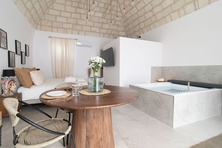Room 2, VICOLOTERZO SUITE, Bari