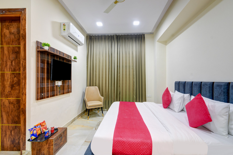 Room 2, Hotel Royal Harmony, Faridabad