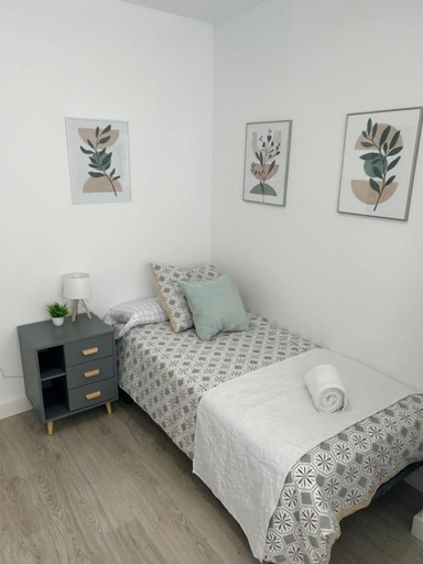 Room 5, DELUXE FAMILIAR, Albacete