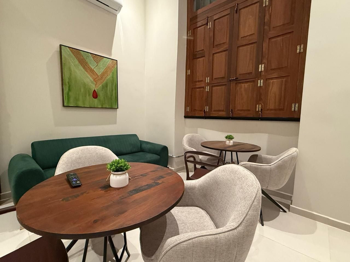 Dining 2, Base Hostel, Belém