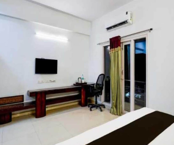 Room 5, Premium Aysha Stay Inn, Dindigul