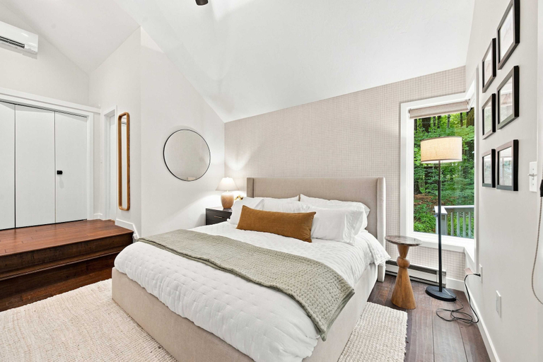 Room 5, Gilford Lake Retreat 5-min Walk to Beach Pool, Belknap