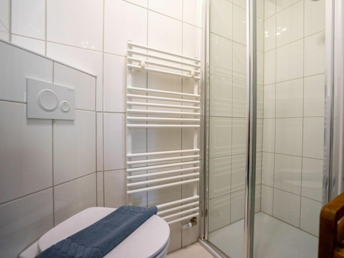 Bathroom 2, Holiday Home in Busum With Swimming Pool, Dithmarschen