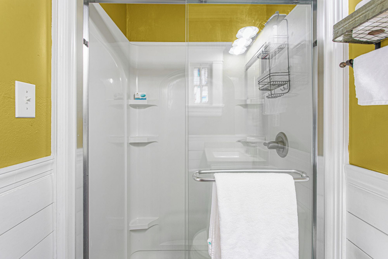 Bathroom 4, The Hamilton a Stylish Downtown Bungalow, Guilford