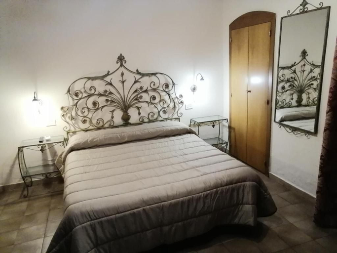 Bedroom 2, hotel de rossi, Bari