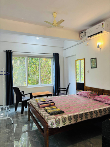 Room 2, Room-studio Couple Choice R -10 1st Floo, North Goa