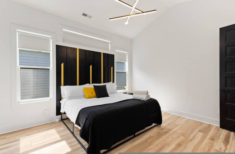 Room 5, 6 Minutes to Broadway Hottub 2 Decks Parking, Davidson