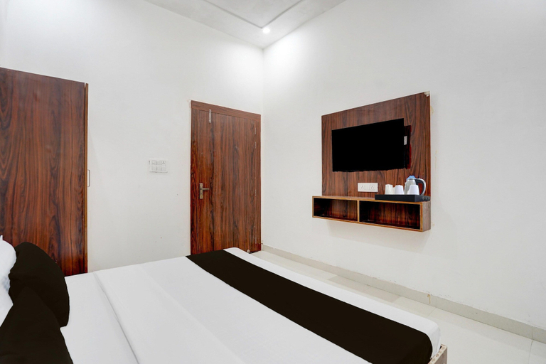 Room 5, Super Hotel O Mathura-bharatpur, Mathura