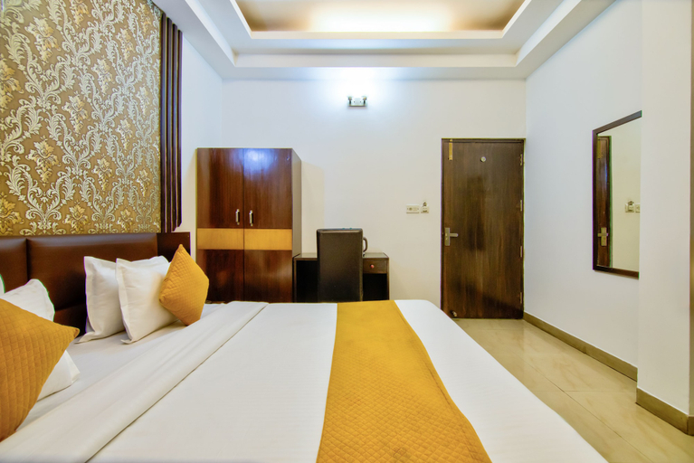 Room 3, JADSTAR RESIDENCY, Delhi