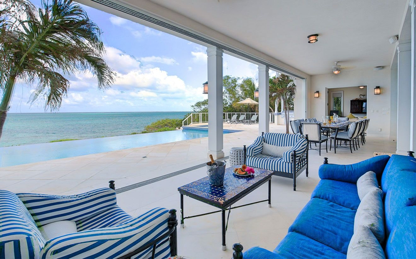 Others 5, VILLA AZURE