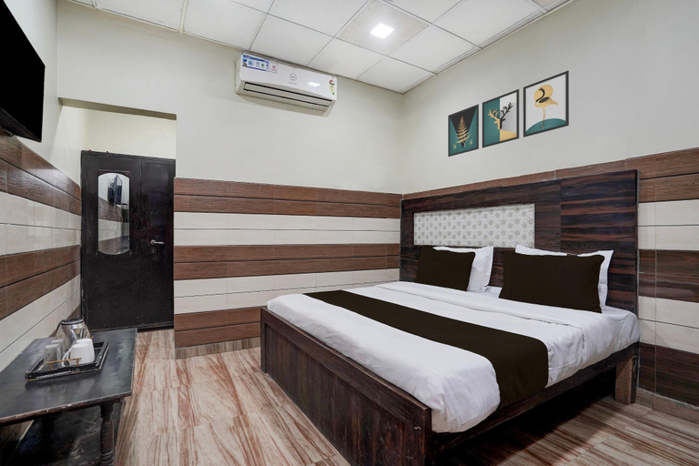 Room 2, Hotel O Mathura Janam Bhumi Link Road, Mathura