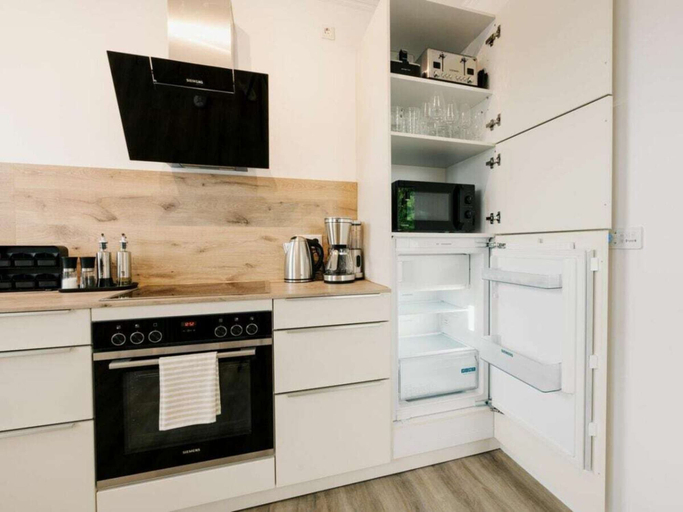 Private kitchen 2, Holiday Apartment in Greetsiel With Balcony, Aurich