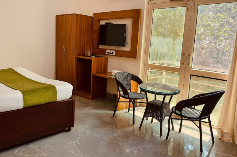 Room 5, Hotel Yash IGI Airport, Delhi
