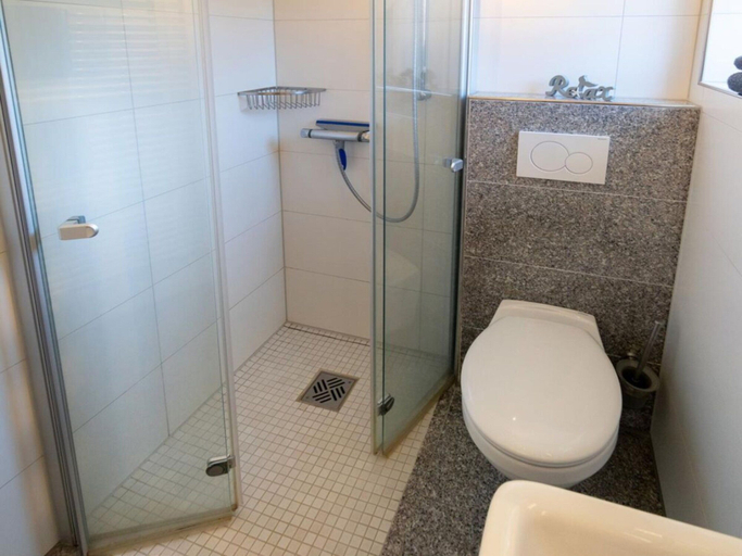 Bathroom 5, Holiday Home With 2 Bedrooms, Wittmund