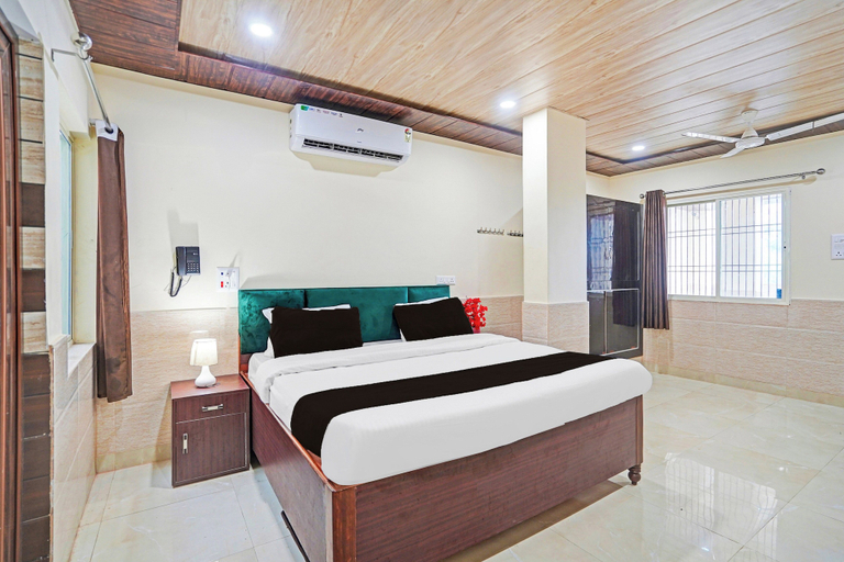 Room 4, OYO Hotel O Varanasi Banaras Junction, Varanasi