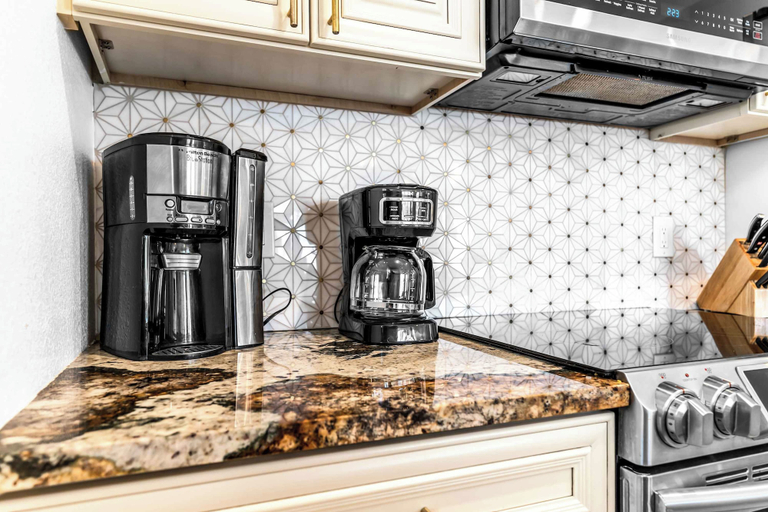 Private kitchen 2, Between Sand & Sea Beach Home, Broward