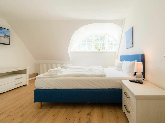 Room 3, Holiday Apartment 7 "langeness", Nordfriesland