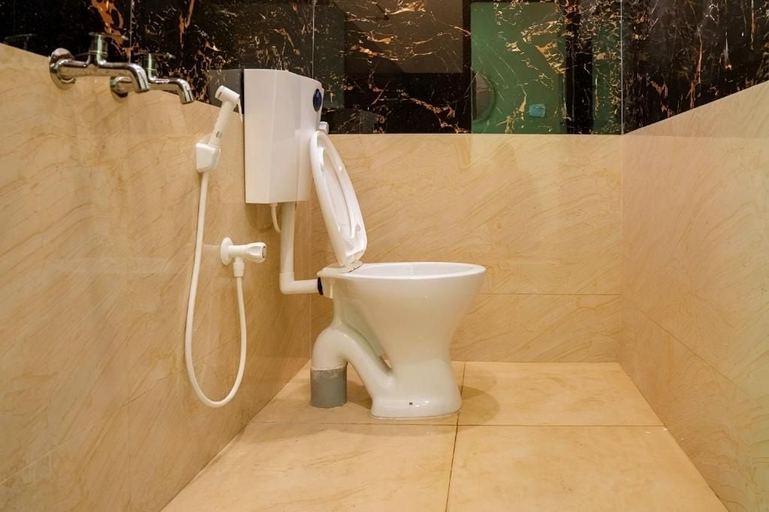 Bathroom 5, Aquora Pool Stays, Viluppuram