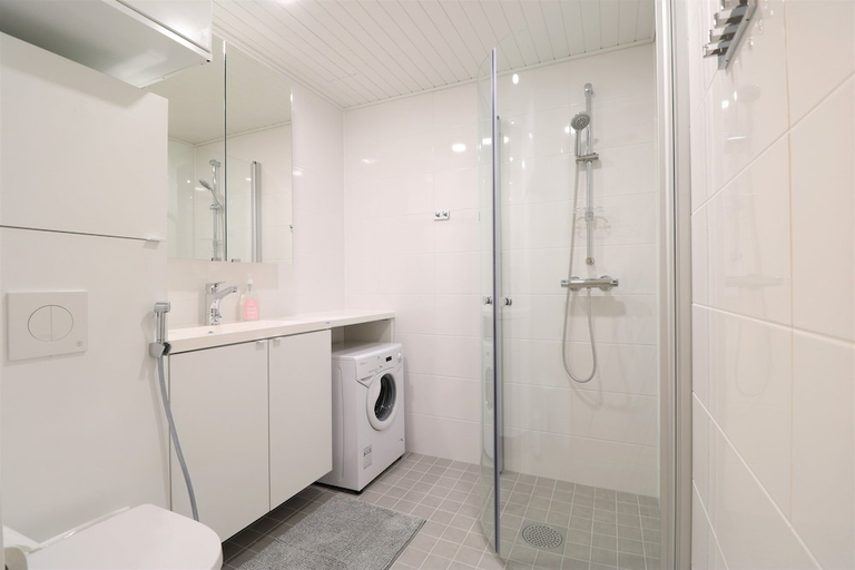 Bathroom 4, Forenom Serviced Apartments Tampere Kaleva, Pirkanmaa