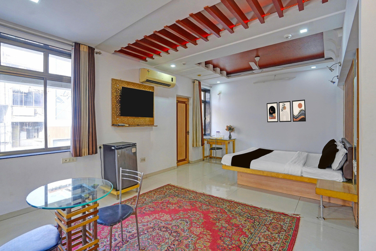 Room 2, Classic Hotel Vrundavan Residency, Vadodara