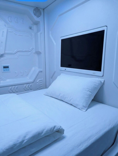 Room 2, Capsule Hotel Happy lounge Batumi, Batumi