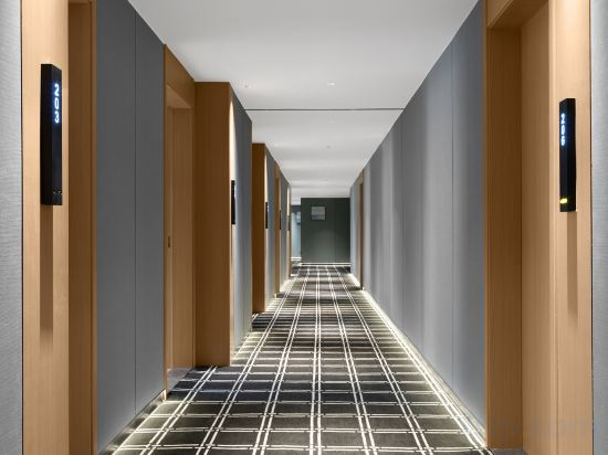 Hotel Interior/Public Areas