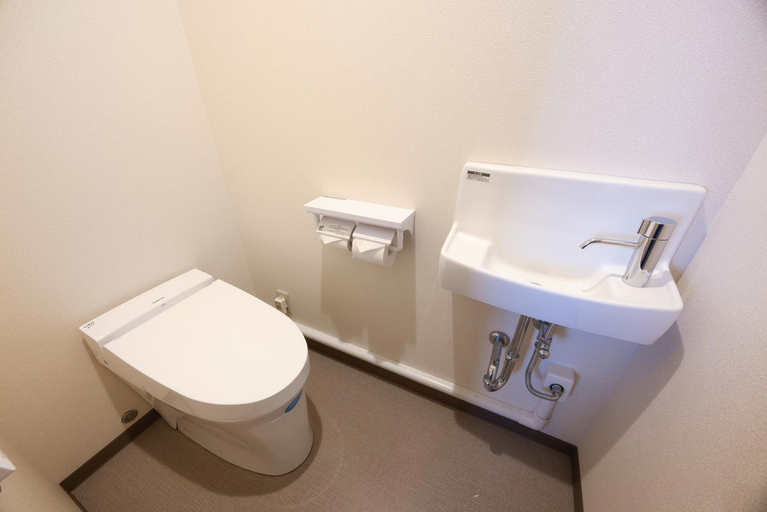 Bathroom 4, Shinjuku Washington Hotel, Shinjuku
