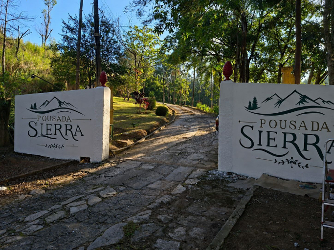 Property grounds 4, Pousada Sierra, Américo de Campos
