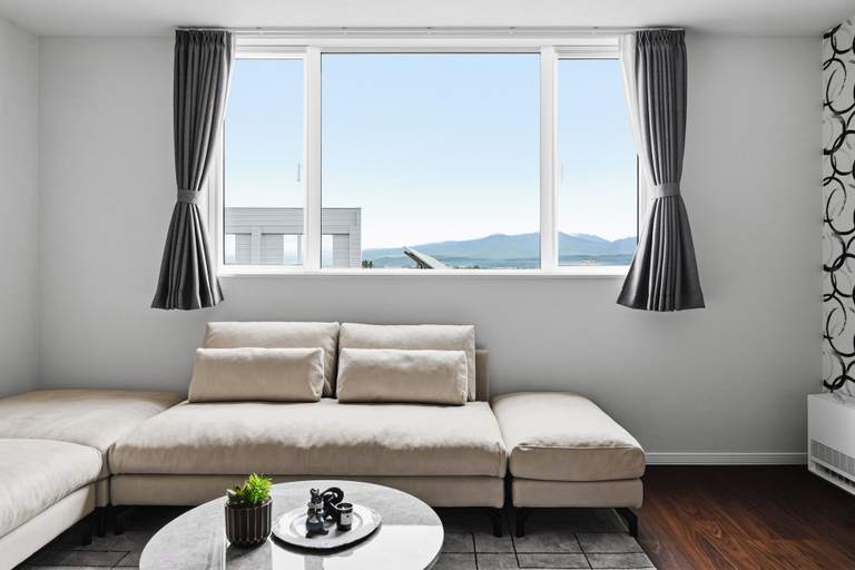 Living area 5, Flower, Furano