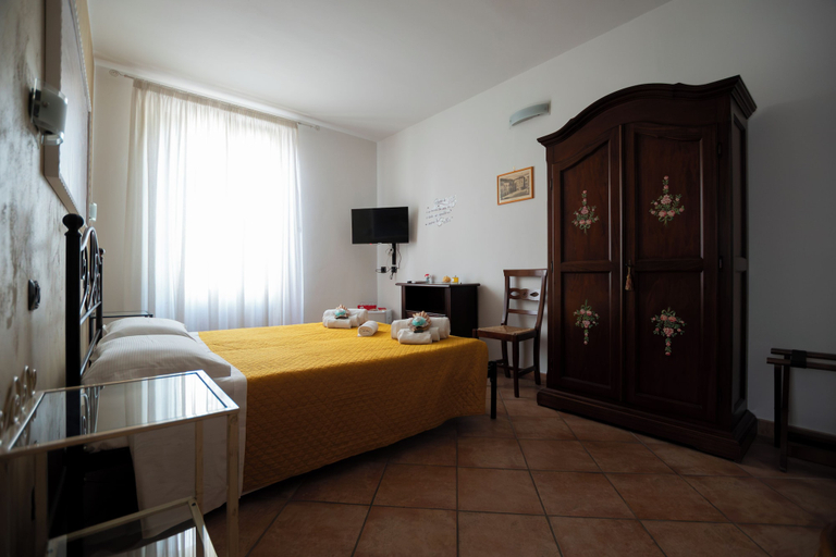 Room 2, B&B Villa Elena, Lucca