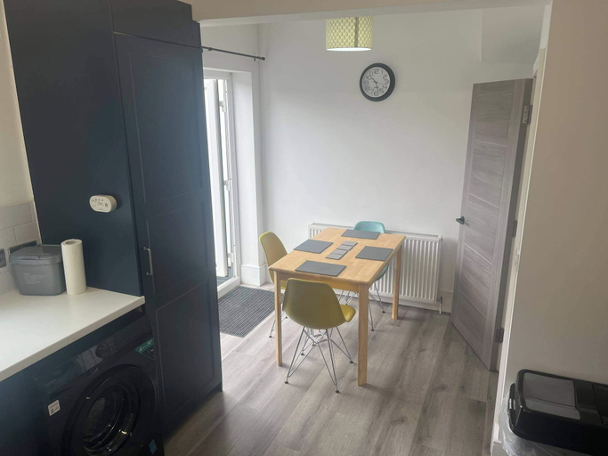 Dining 4, The 139 Sleeps 5 - Garden - Free Parking, East Sussex