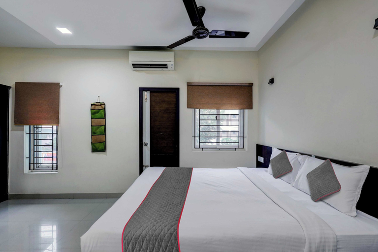 Room 4, Hotel O Thrissur Railway Junction, Thrissur