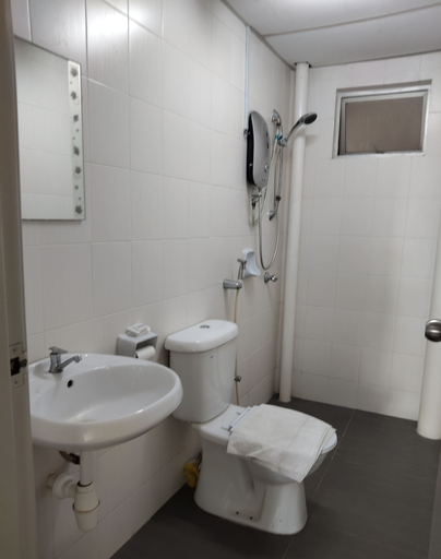 Bathroom 4, Putra Majestik, Kuala Lumpur