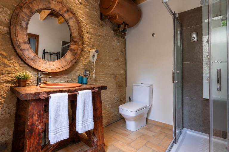 Bathroom 4, AS Palau dels Alemanys, Girona