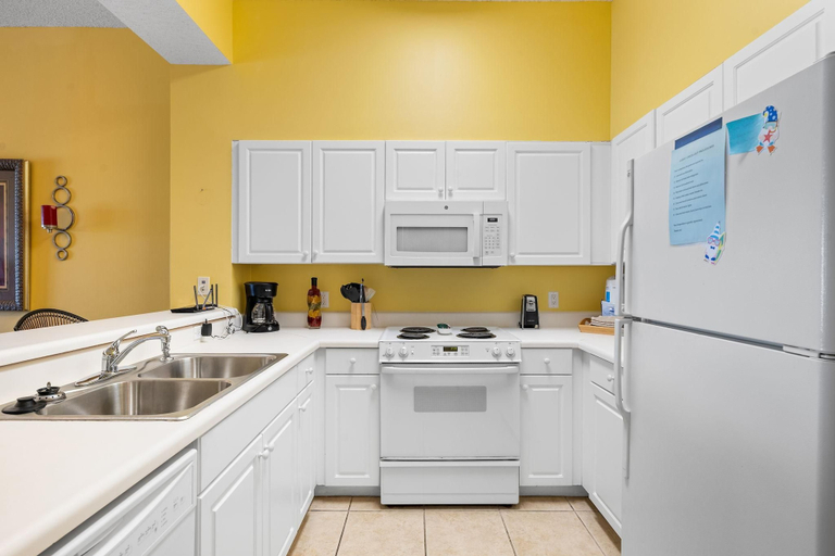 Private kitchen 2, Windemere 405, Escambia