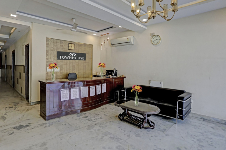 Lobby 3, Townhouse Jai Guru Ji Nearest Merceds, Gautam Buddha Nagar